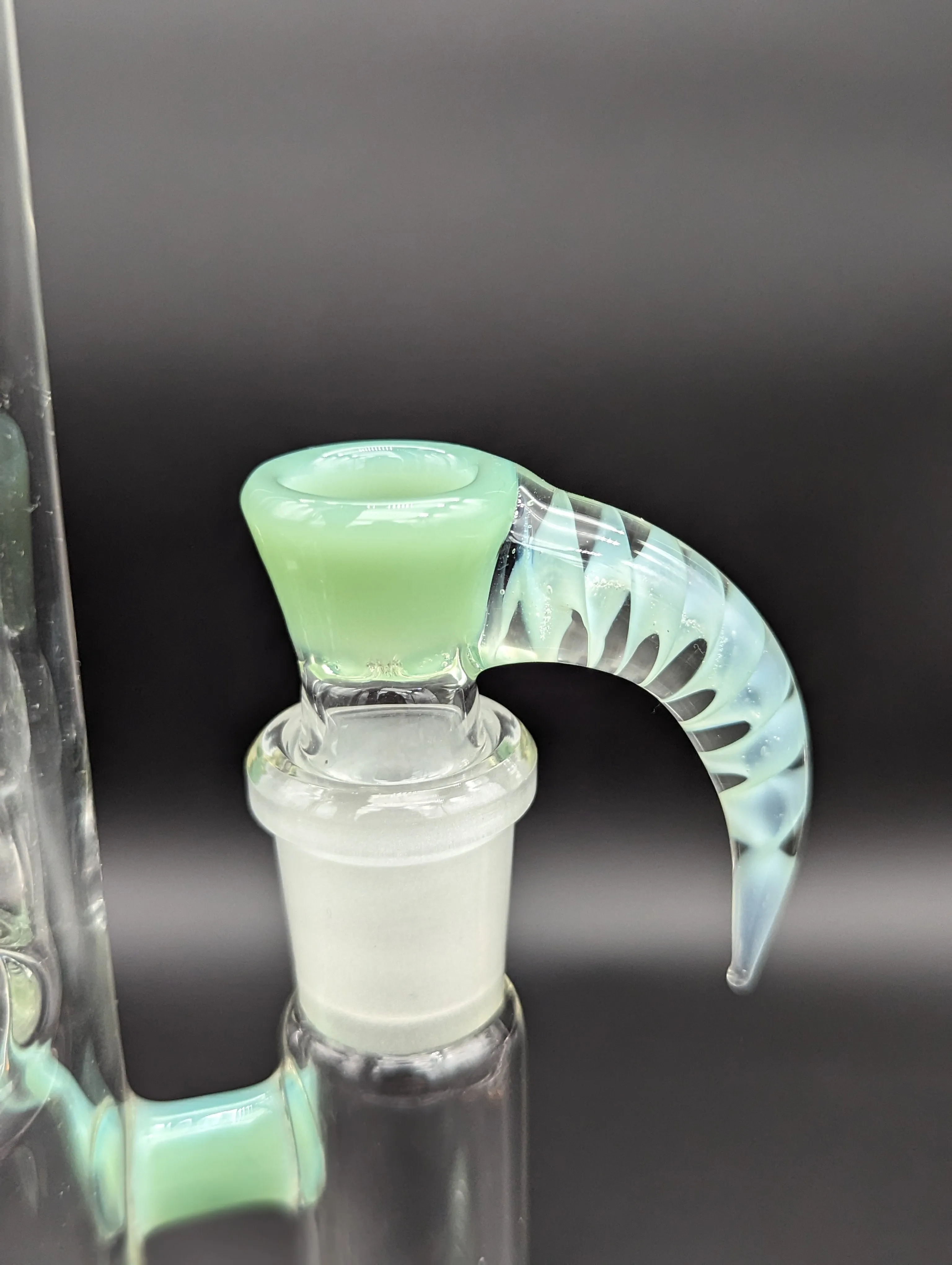 2K Glass Art 17 Showerhead Straight Tube Bong