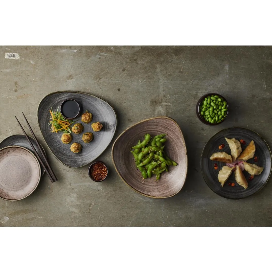 FS842 Churchill Stonecast Raw Lotus Plate Black 254mm (Pack of 12)