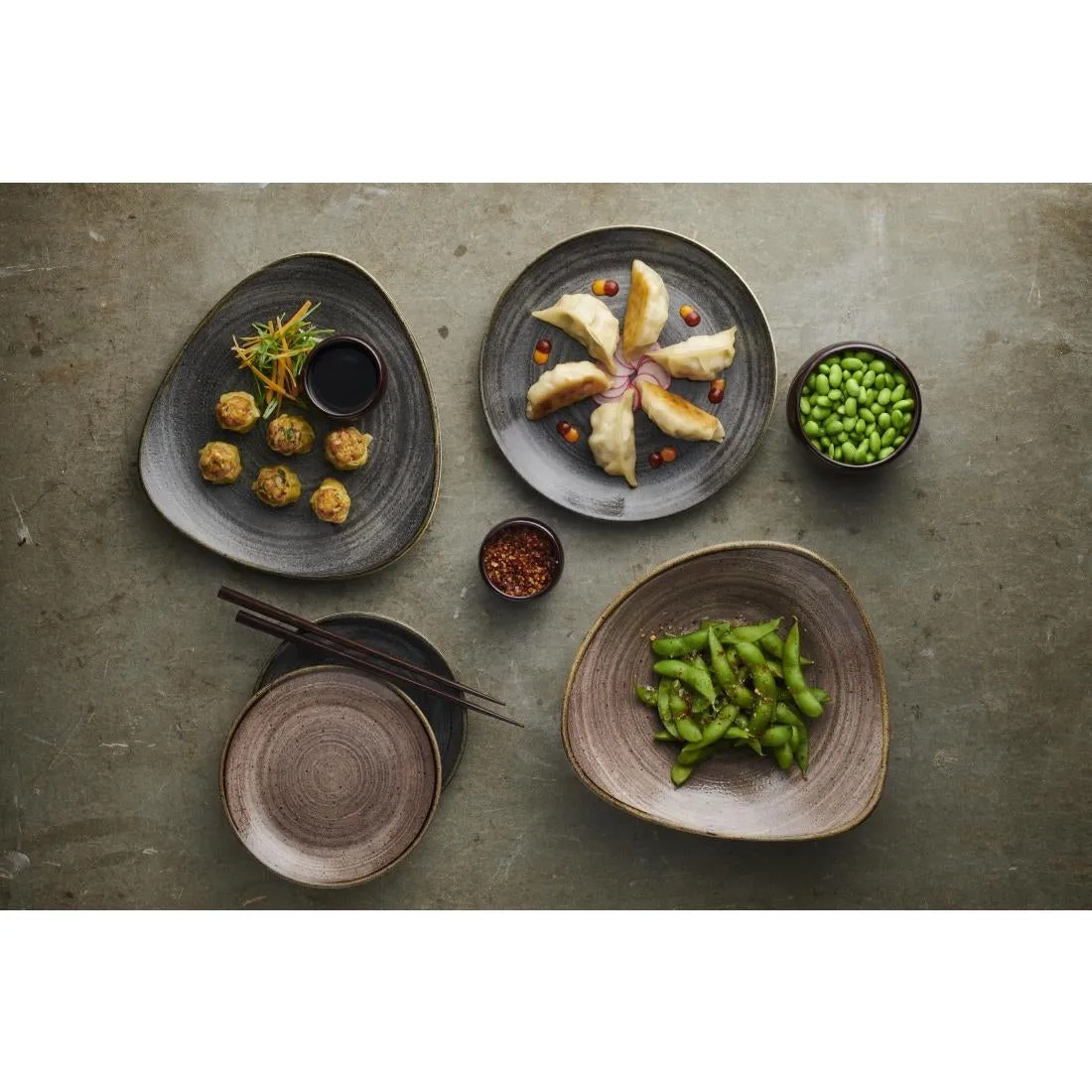 FS842 Churchill Stonecast Raw Lotus Plate Black 254mm (Pack of 12)