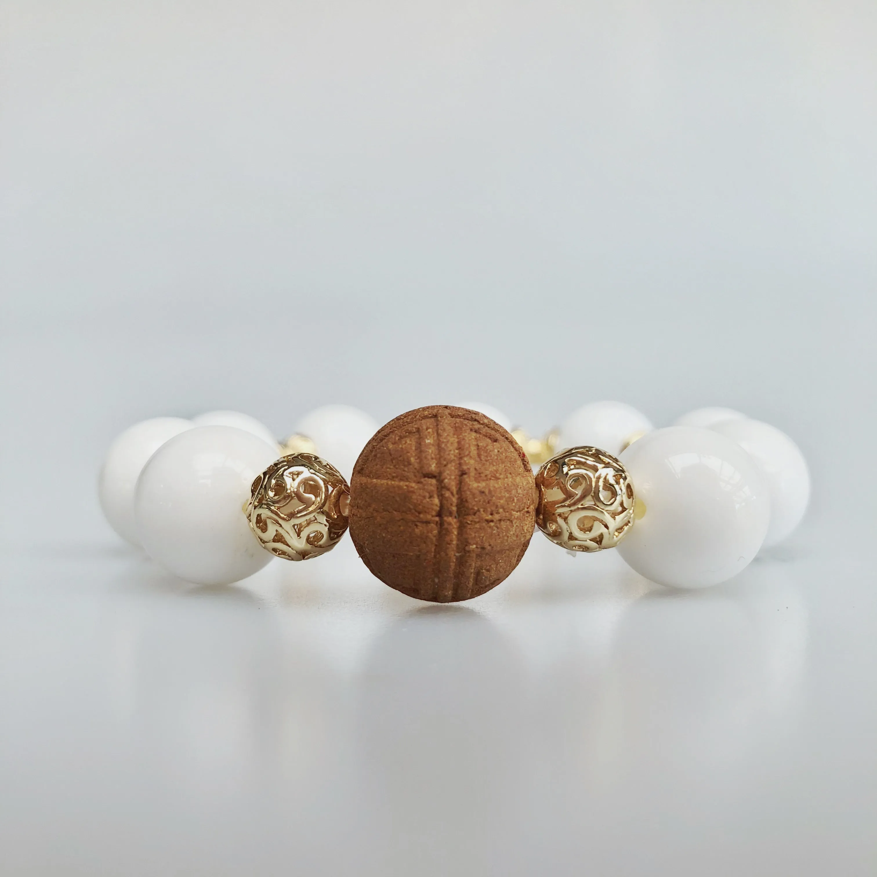 Vintage Style 14mm Tridacna Herbal Bracelet 16cm